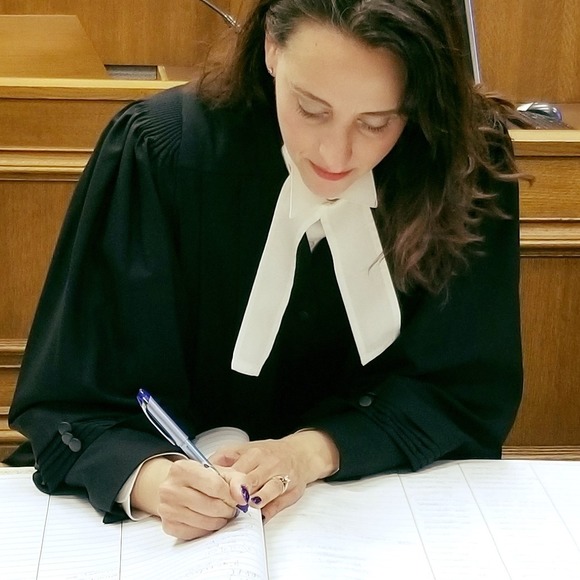 Meet your Posher, Jennifer - Picture 1 of 1